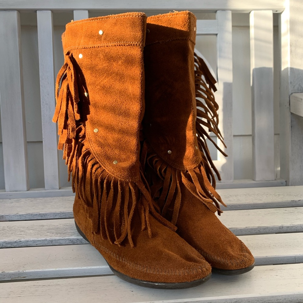 Minnetonka studded fringe boots 7.5